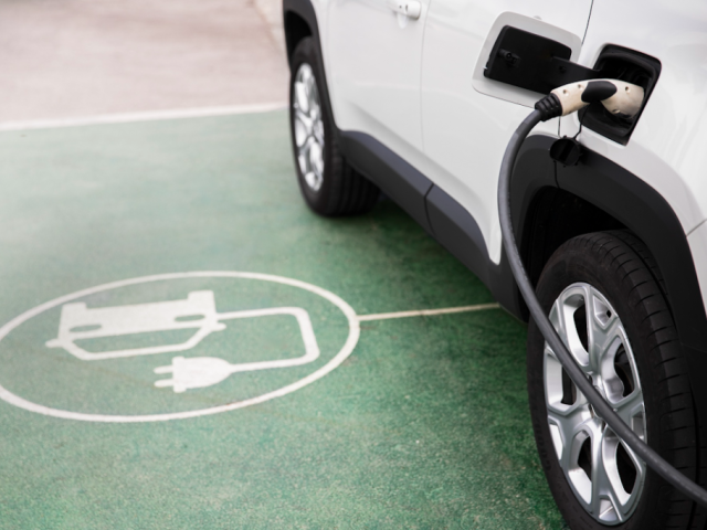 How To Choose The Right Experts For EV Charger Installation?