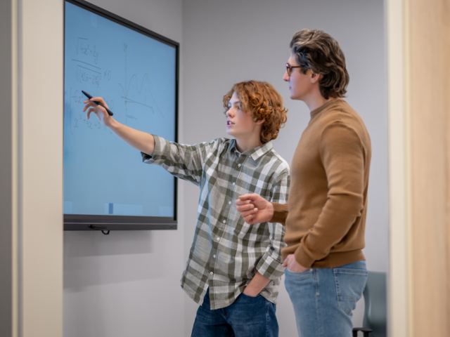 Importance Of Expert Installation Of Interactive Whiteboards For Schools